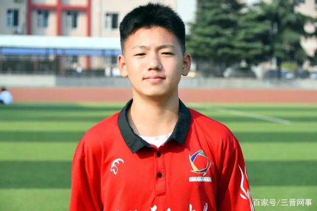 切尔西女足前锋科尔官宣自己与女友梅维斯已怀孕